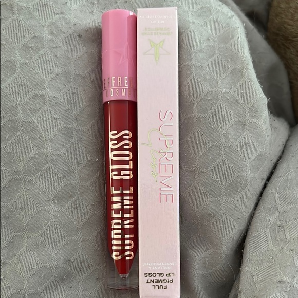 Jeffree Star’s Supreme Gloss in Red Affair - Picture 1 of 2